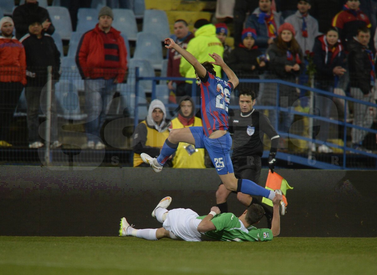 VIDEO şi FOTO » Steaua - CFR Cluj 1-0 » Victorie chinuită adusă de George Ţucudean