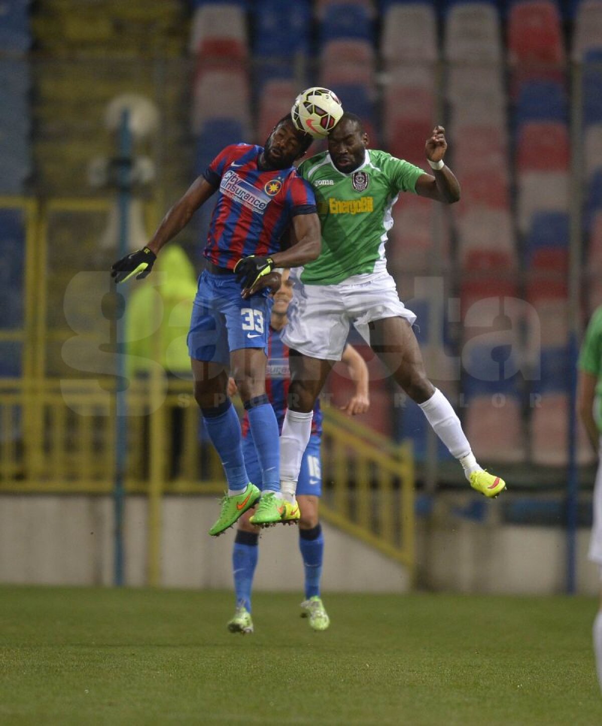 VIDEO şi FOTO » Steaua - CFR Cluj 1-0 » Victorie chinuită adusă de George Ţucudean