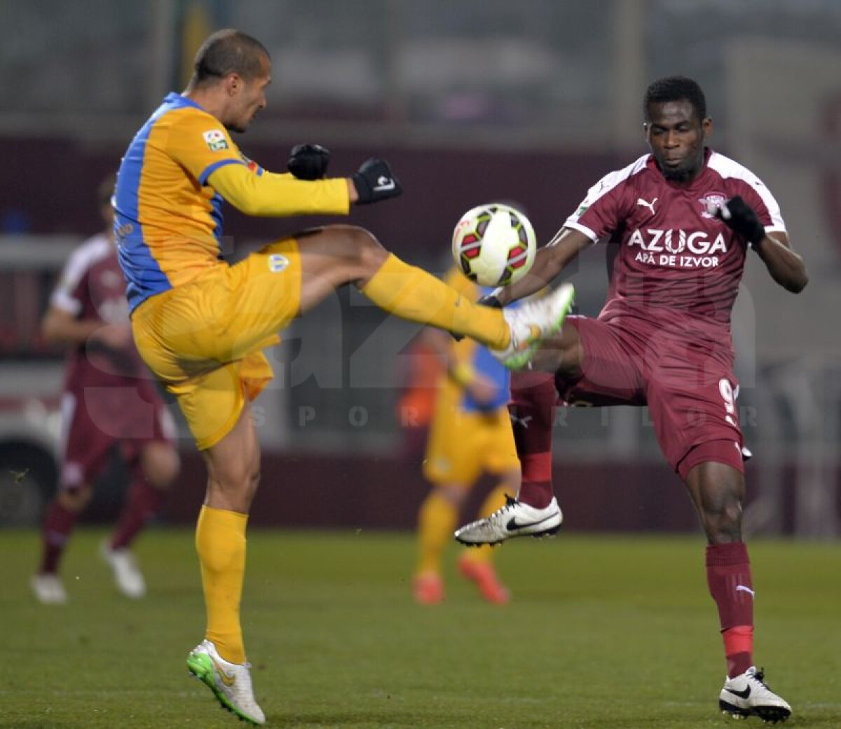 FOTO şi VIDEO » Rapid şi Petrolul şi-au împărţit punctele frăţeşte după un meci încins, scor 1-1