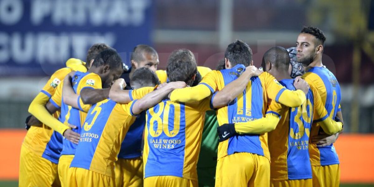 FOTO şi VIDEO » Rapid şi Petrolul şi-au împărţit punctele frăţeşte după un meci încins, scor 1-1