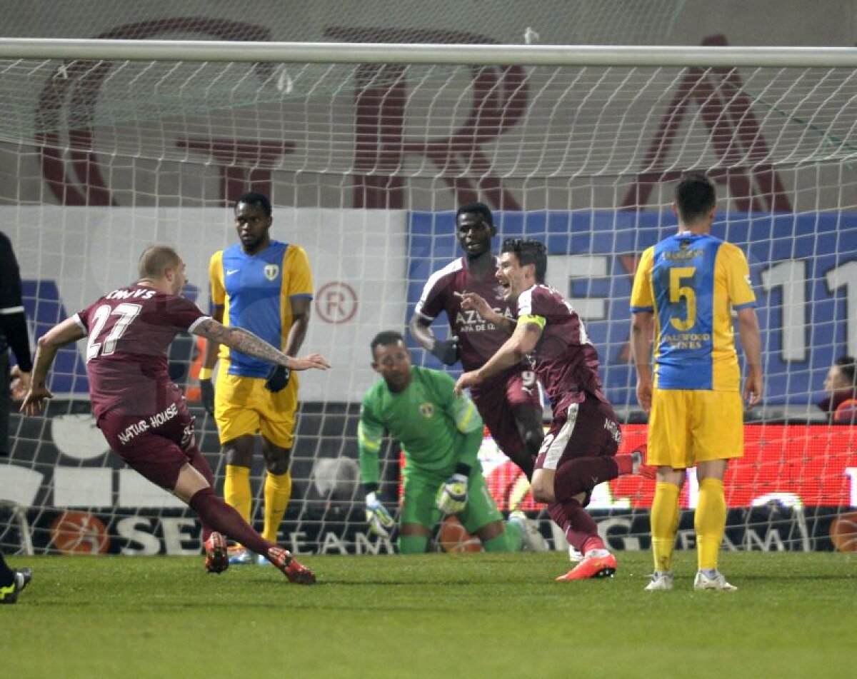 FOTO şi VIDEO » Rapid şi Petrolul şi-au împărţit punctele frăţeşte după un meci încins, scor 1-1