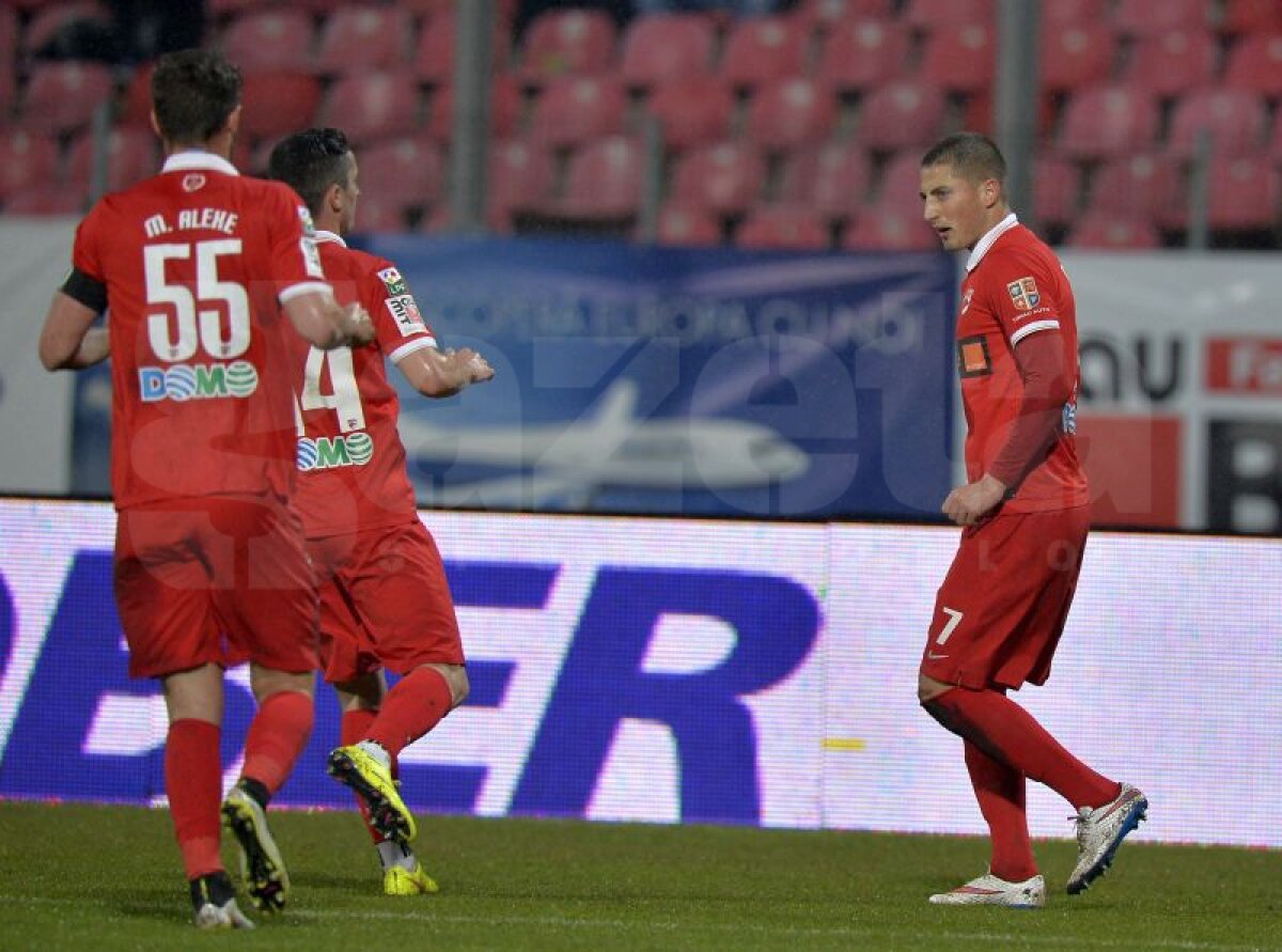 FOTO şi VIDEO Dinamo - Ceahlăul 3-1 » "Dubla" lui Gicu Grozav îi urcă pe "cîini" pînă pe locul 5 şi îi condamnă pe nemţeni la retrogradare