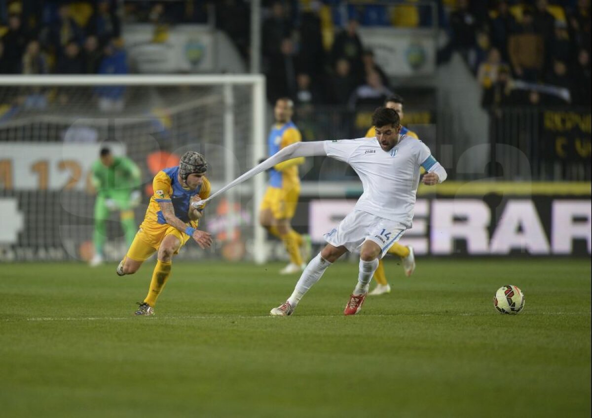 VIDEO+FOTO Nu mai ştiu să piardă » CS U Craiova a trecut şi de Petrolul, 2-1, al 16-lea meci consecutiv fără înfrîngere