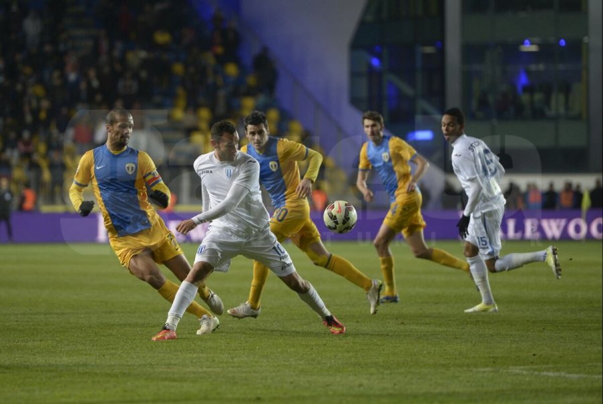 VIDEO+FOTO Nu mai ştiu să piardă » CS U Craiova a trecut şi de Petrolul, 2-1, al 16-lea meci consecutiv fără înfrîngere