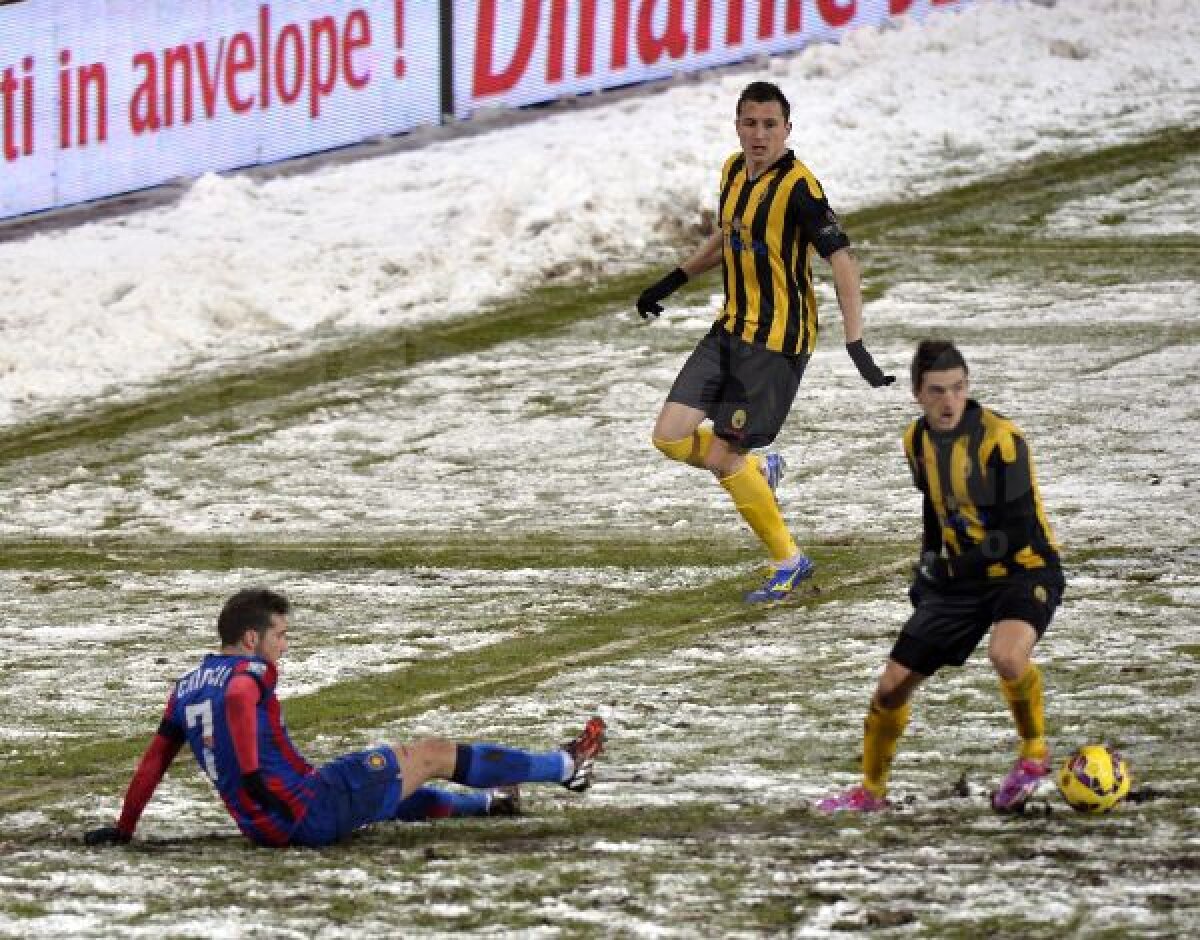 VIDEO + FOTO Alunecă spre titlu! Steaua s-a impus la Piatra Neamţ, scor 1-0, pe un teren foarte greu, acoperit cu zăpadă