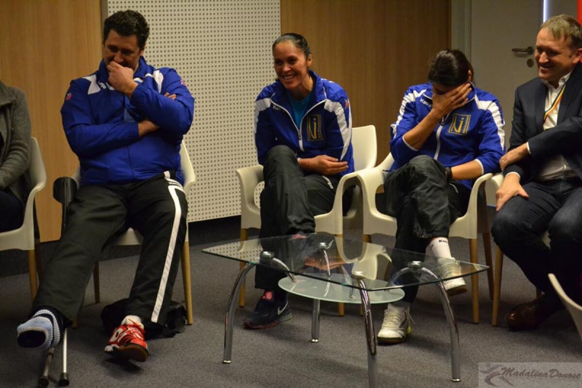 „Trofeul Carpaţi. Naţionala României de handbal se întâlneşte cu suporterii BRD”