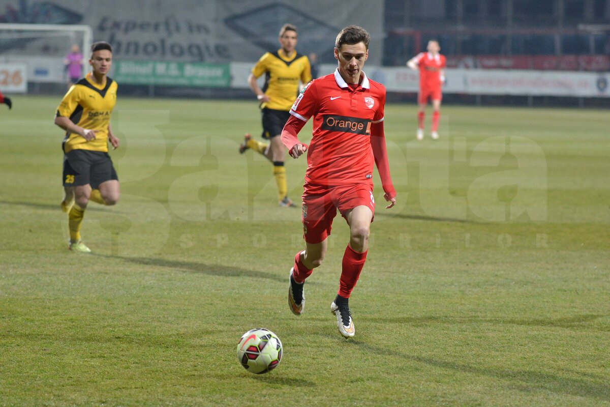 VIDEO + FOTO FC Braşov - Dinamo 1-0 » "Cîinii" ajung la a doua înfrîngere consecutivă fără gol marcat