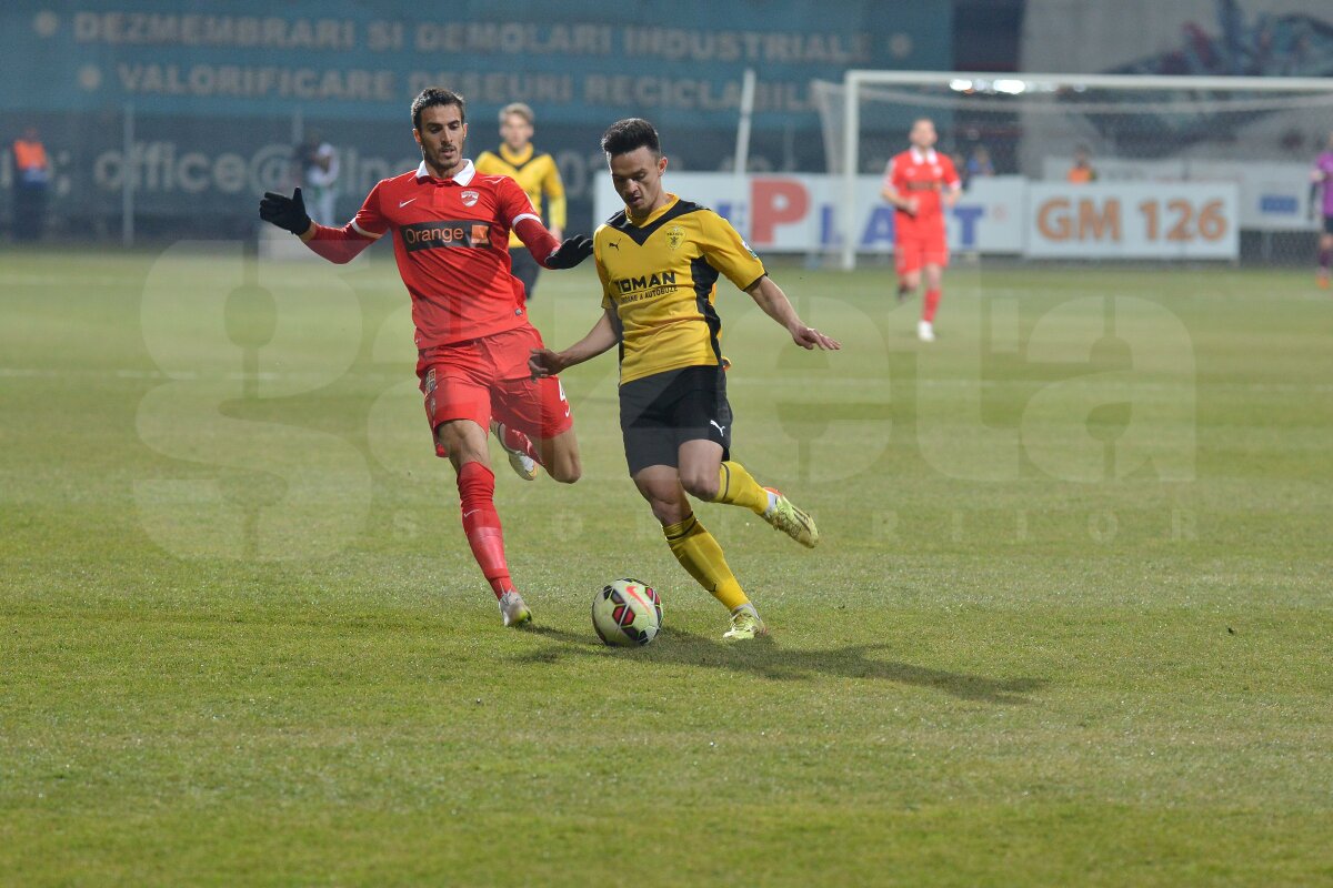 VIDEO + FOTO FC Braşov - Dinamo 1-0 » "Cîinii" ajung la a doua înfrîngere consecutivă fără gol marcat