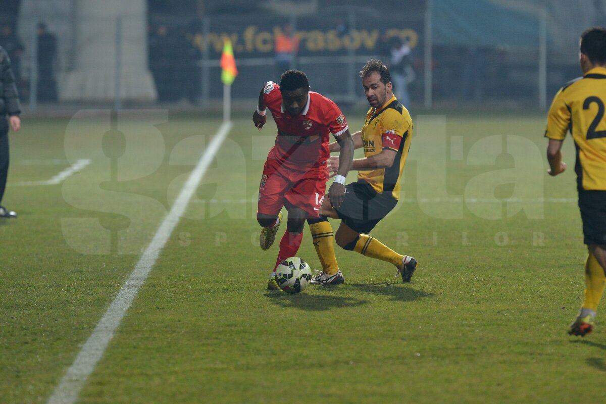 VIDEO + FOTO FC Braşov - Dinamo 1-0 » "Cîinii" ajung la a doua înfrîngere consecutivă fără gol marcat