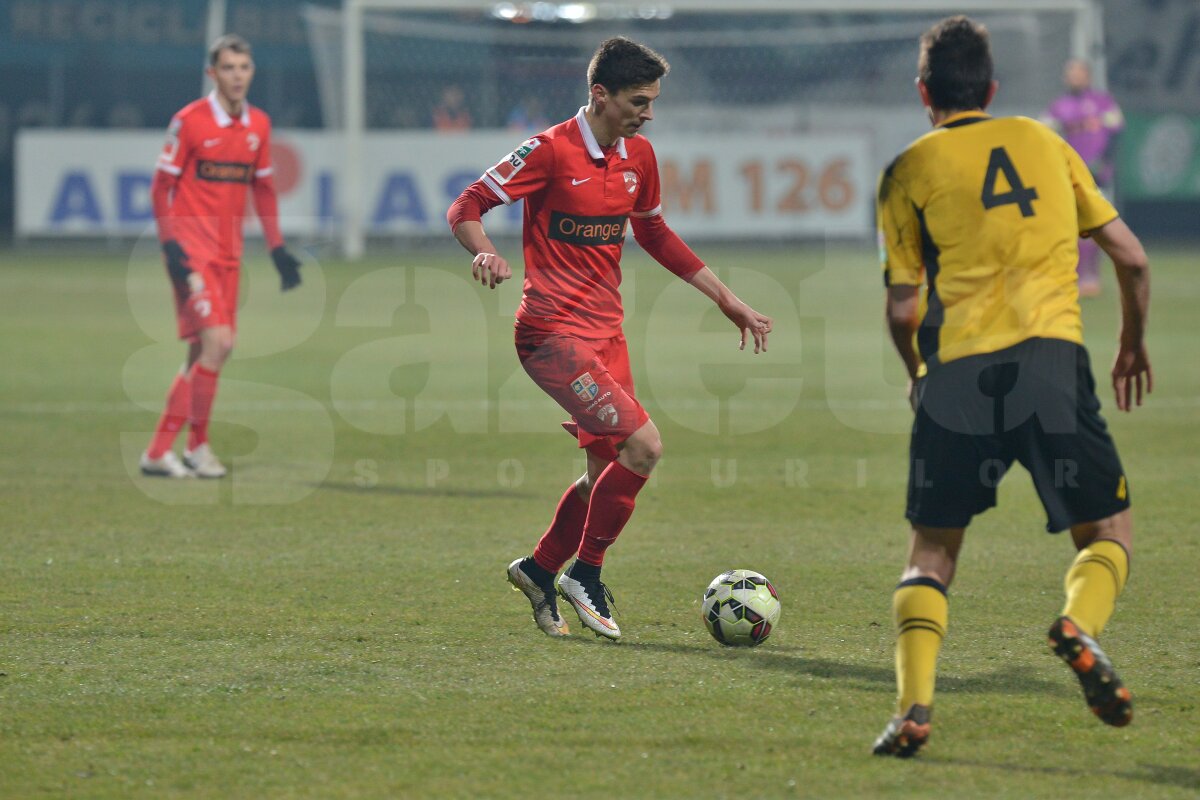 VIDEO + FOTO FC Braşov - Dinamo 1-0 » "Cîinii" ajung la a doua înfrîngere consecutivă fără gol marcat
