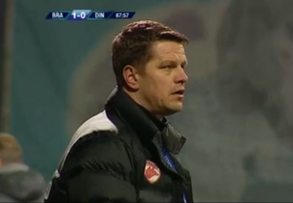 FOTO Fără replică! Moment genial surprins de camerele de luat vederi la Braşov - Dinamo » Flavius Stoican a repetat gestul şi la meciul cu Steaua