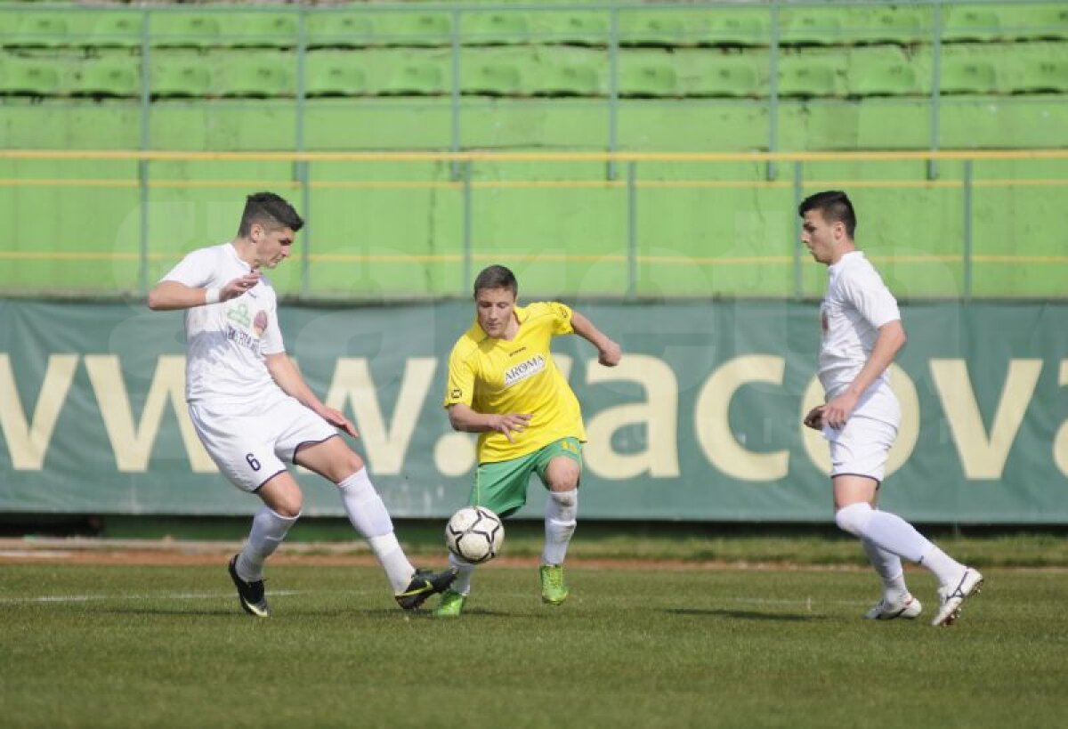 GALERIE FOTO De la meciuri în cupele europene, la dueluri în Liga judeţeană! FC Vaslui a pierdut derby-ul cu Atletico Vaslui