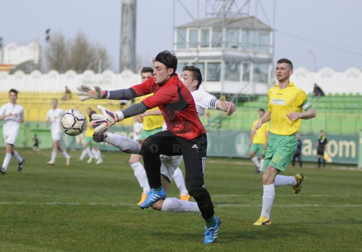 GALERIE FOTO De la meciuri în cupele europene, la dueluri în Liga judeţeană! FC Vaslui a pierdut derby-ul cu Atletico Vaslui
