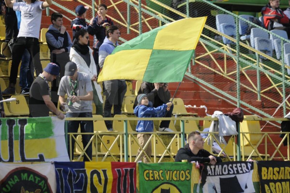 GALERIE FOTO De la meciuri în cupele europene, la dueluri în Liga judeţeană! FC Vaslui a pierdut derby-ul cu Atletico Vaslui