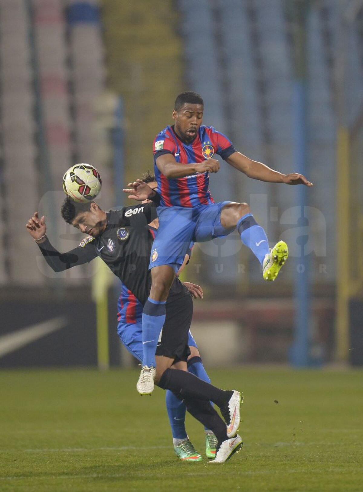 VIDEO şi FOTO Viitorul cenușiu » Steaua învinge la scor echipa "Regelui", 4-1, dar campionii n-au arătat deloc bine 80 de minute