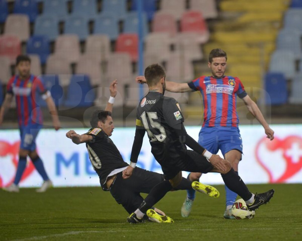 VIDEO şi FOTO Viitorul cenușiu » Steaua învinge la scor echipa "Regelui", 4-1, dar campionii n-au arătat deloc bine 80 de minute