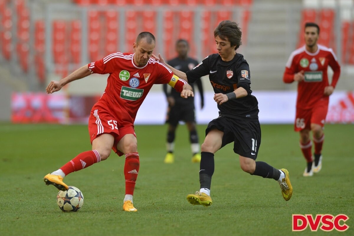 VIDEO şi FOTO Roş-albii au plecat în genunchi din Ungaria » Debrecen a făcut instrucţie cu Dinamo, scor 6-0