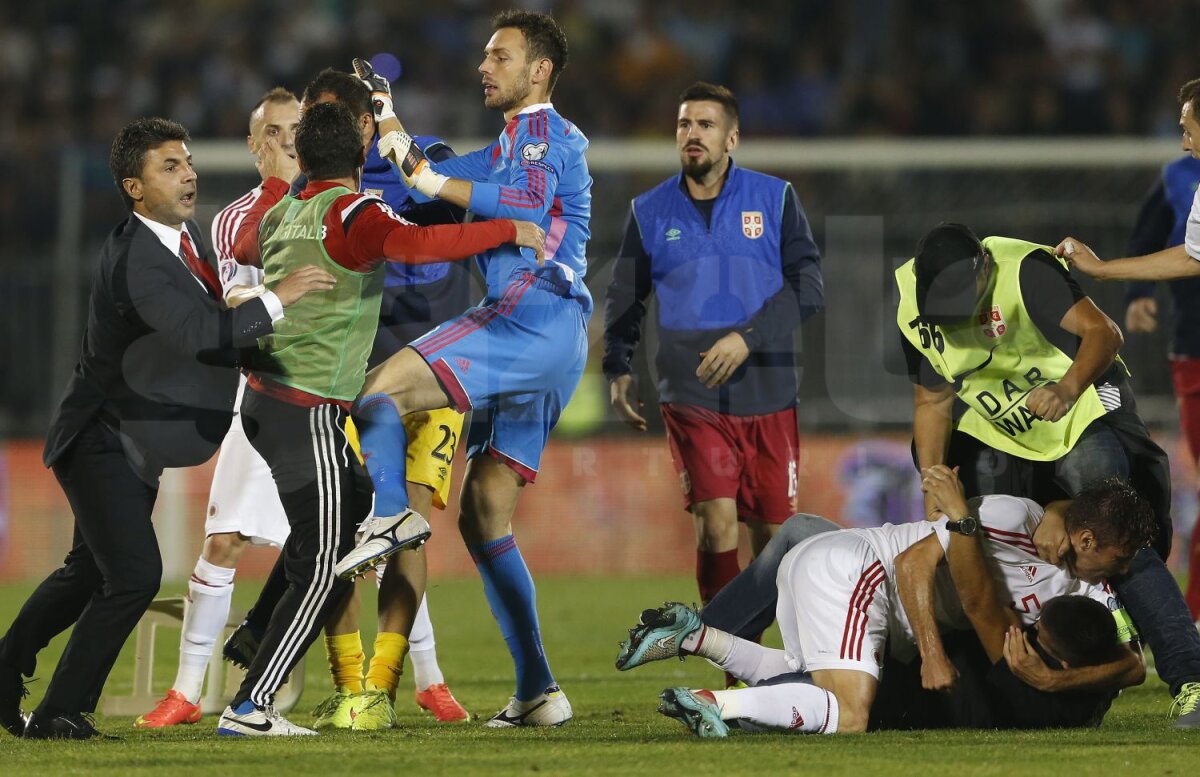 VIDEO Huliganii lovesc din nou » Lovit cu torţa în cap! Comoţie cerebrală! Arsuri pe gît! Dar în viaţă!