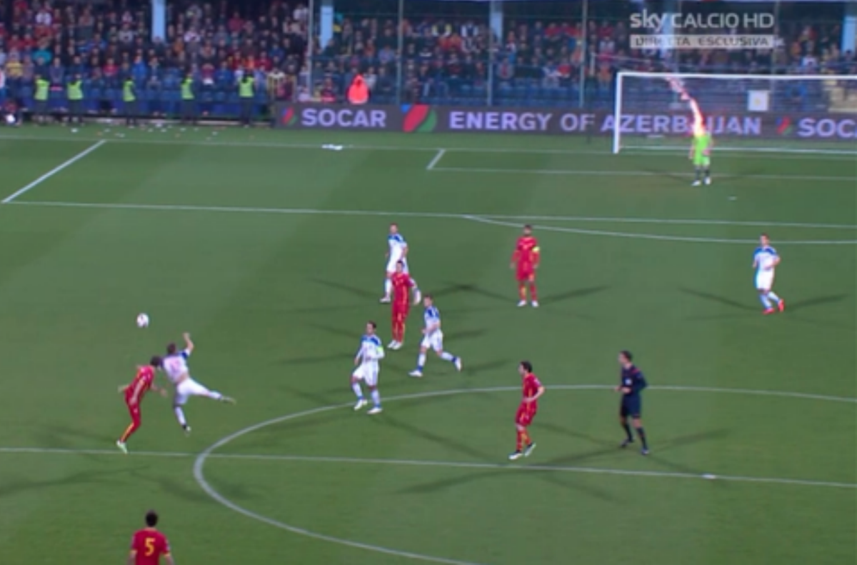 VIDEO Huliganii lovesc din nou » Lovit cu torţa în cap! Comoţie cerebrală! Arsuri pe gît! Dar în viaţă!