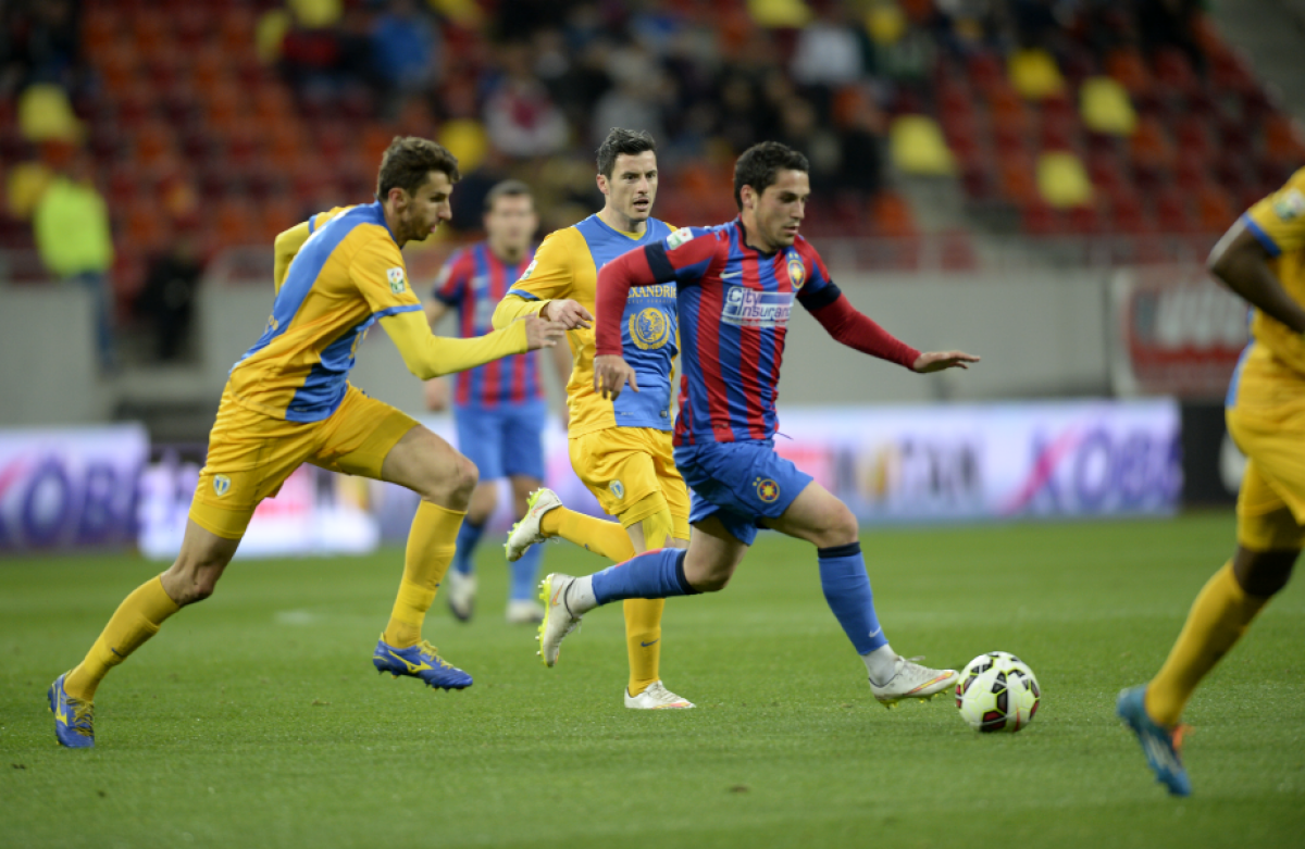  FOTO Petrolul învinge Steaua, scor 1-0, și lupta la titlu se intensifică!