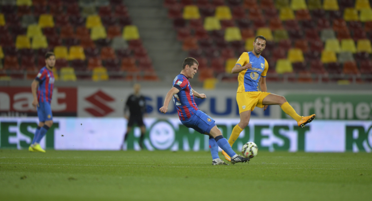  FOTO Petrolul învinge Steaua, scor 1-0, și lupta la titlu se intensifică!