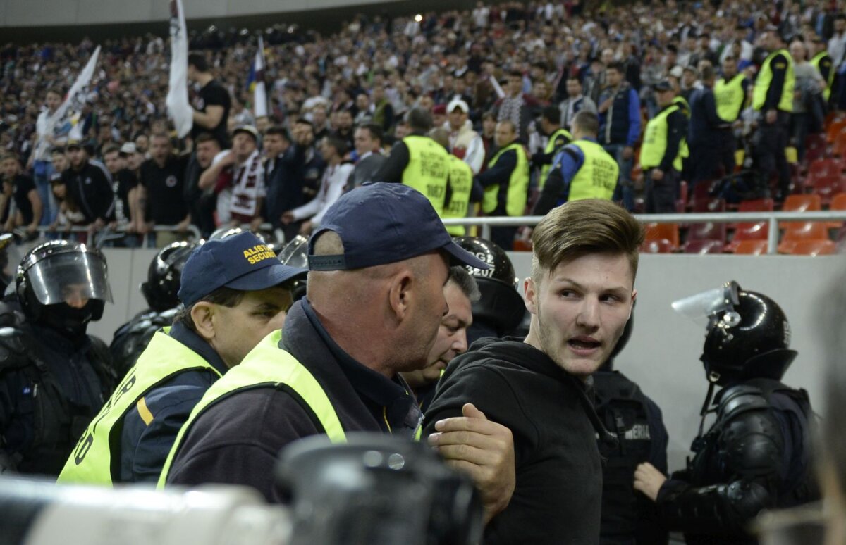 FOTO Bătaie pe teren și în tribune! Rapidiștii și-au pierdut cumpătul » S-a lăsat cu pumni și sînge