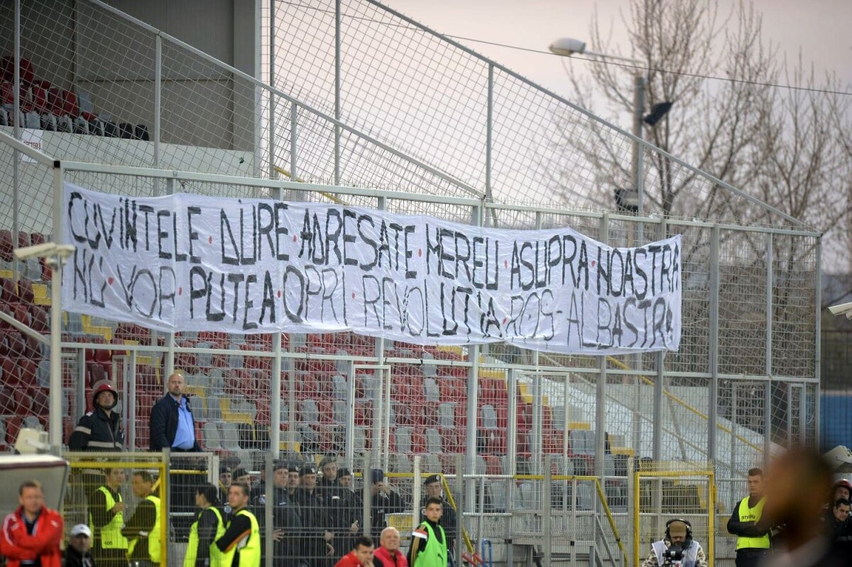FOTO Alertă pentru roș-albaștri! Astra a ținut în șah campioana, 0-0, și diferența dintre Steaua și ASA Tg. Mureș s-a redus la două puncte