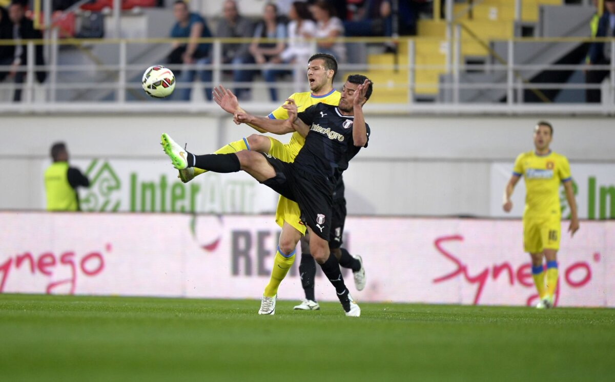 FOTO Alertă pentru roș-albaștri! Astra a ținut în șah campioana, 0-0, și diferența dintre Steaua și ASA Tg. Mureș s-a redus la două puncte