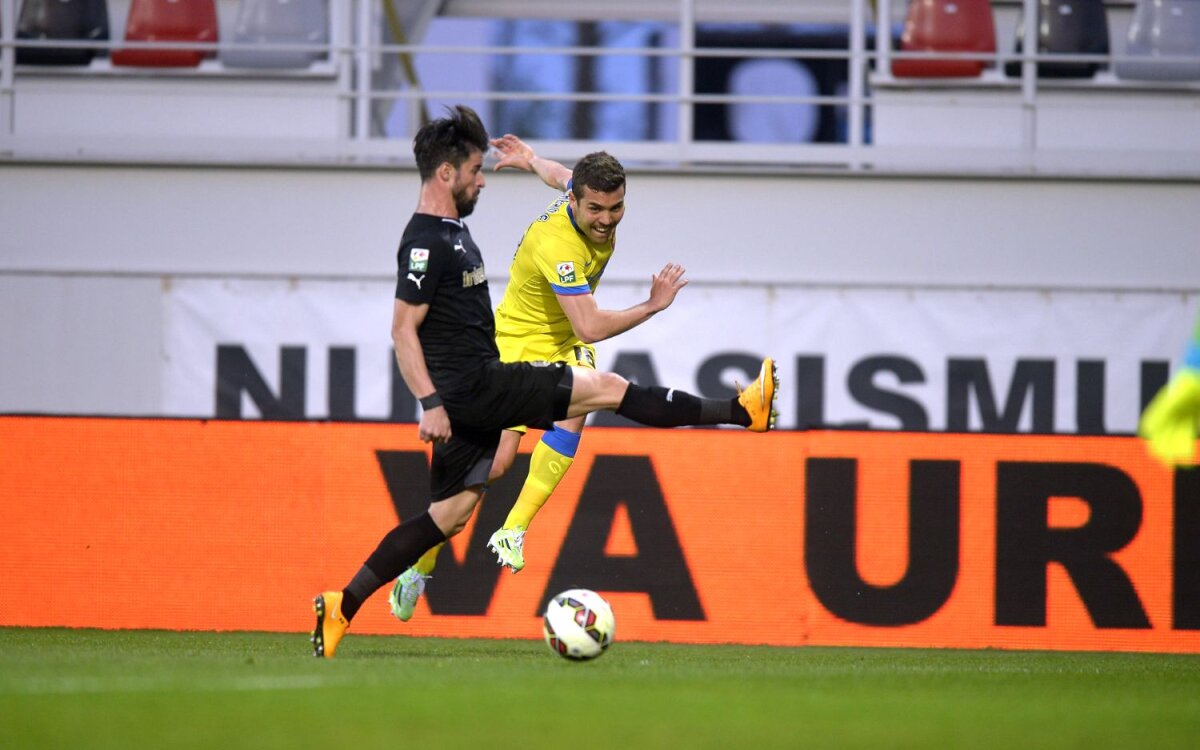 FOTO Alertă pentru roș-albaștri! Astra a ținut în șah campioana, 0-0, și diferența dintre Steaua și ASA Tg. Mureș s-a redus la două puncte