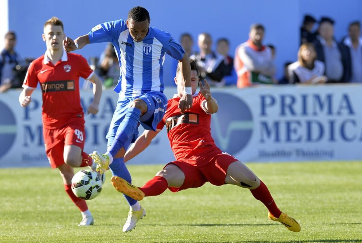 Incidente, cartonaşe şi ocazii, ingredientele meciului dintre CS U Craiova şi Dinamo, 0-0