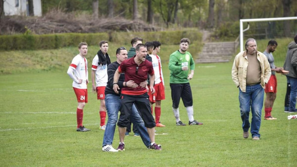 GALERIE FOTO Meciul groazei  în Germania: un fotbalist riscă să-și piardă un ochi după ce a fost snopit în bătaie. Atenție, imagini dure!