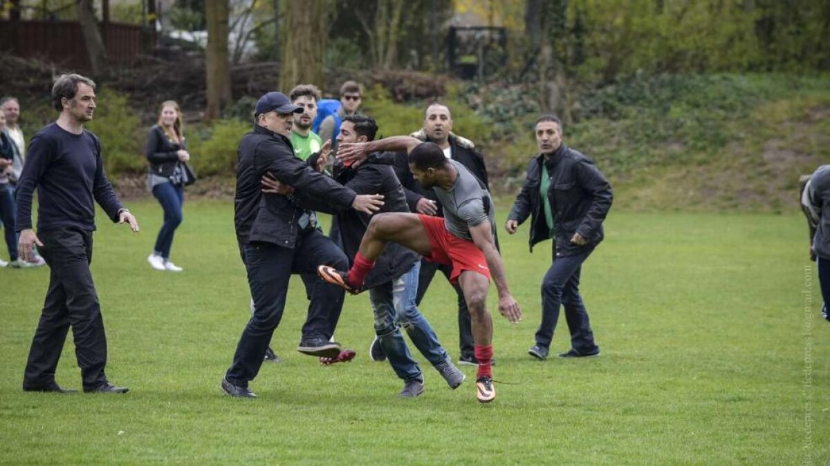 GALERIE FOTO Meciul groazei  în Germania: un fotbalist riscă să-și piardă un ochi după ce a fost snopit în bătaie. Atenție, imagini dure!
