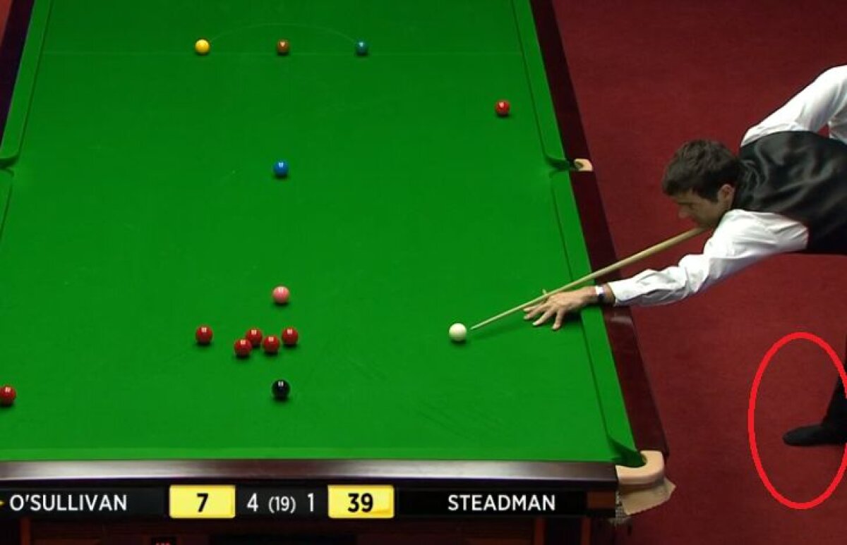 VIDEO + FOTO Spectaculos, imprevizibil și nebun! Ronnie O'Sullivan a uimit la CM » A jucat în șosete pentru că îl băteau pantofii