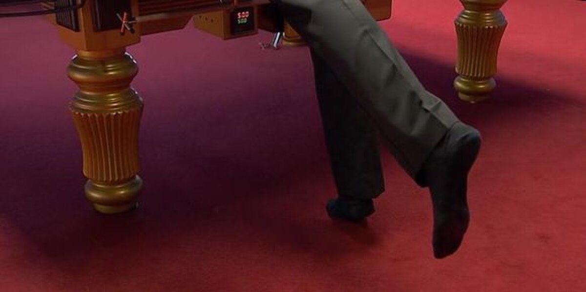 VIDEO + FOTO Spectaculos, imprevizibil și nebun! Ronnie O'Sullivan a uimit la CM » A jucat în șosete pentru că îl băteau pantofii