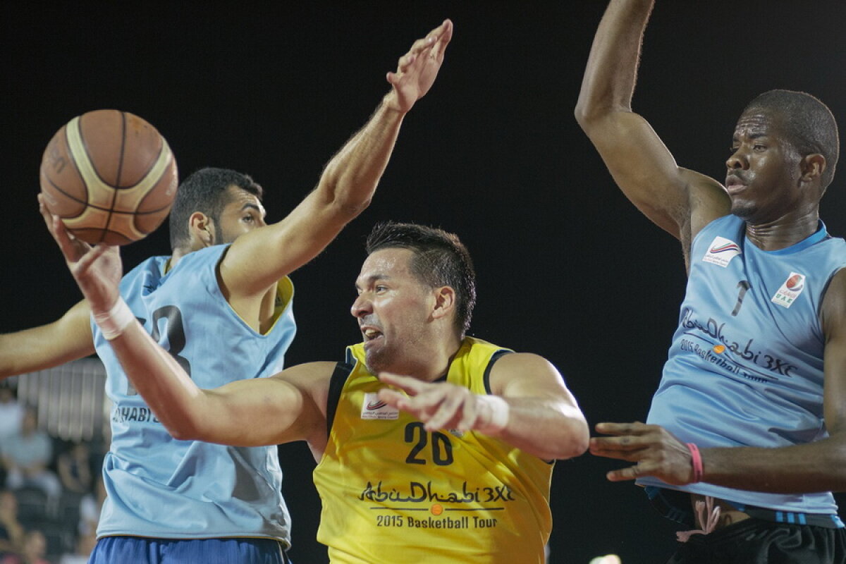 GALERIE FOTO Un baschetbalist român face show în Emirate şi îi calcă pe urme lui Iordănescu şi Olăroiu