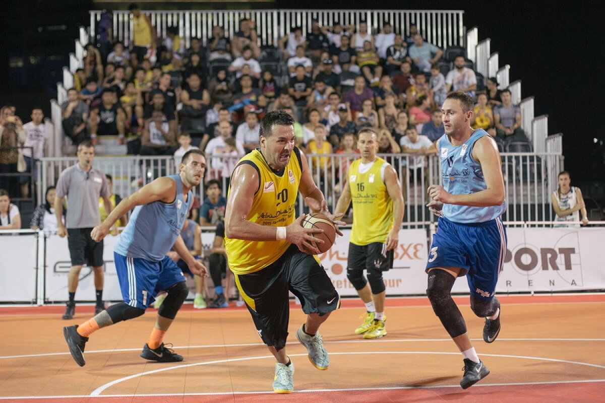 GALERIE FOTO Un baschetbalist român face show în Emirate şi îi calcă pe urme lui Iordănescu şi Olăroiu