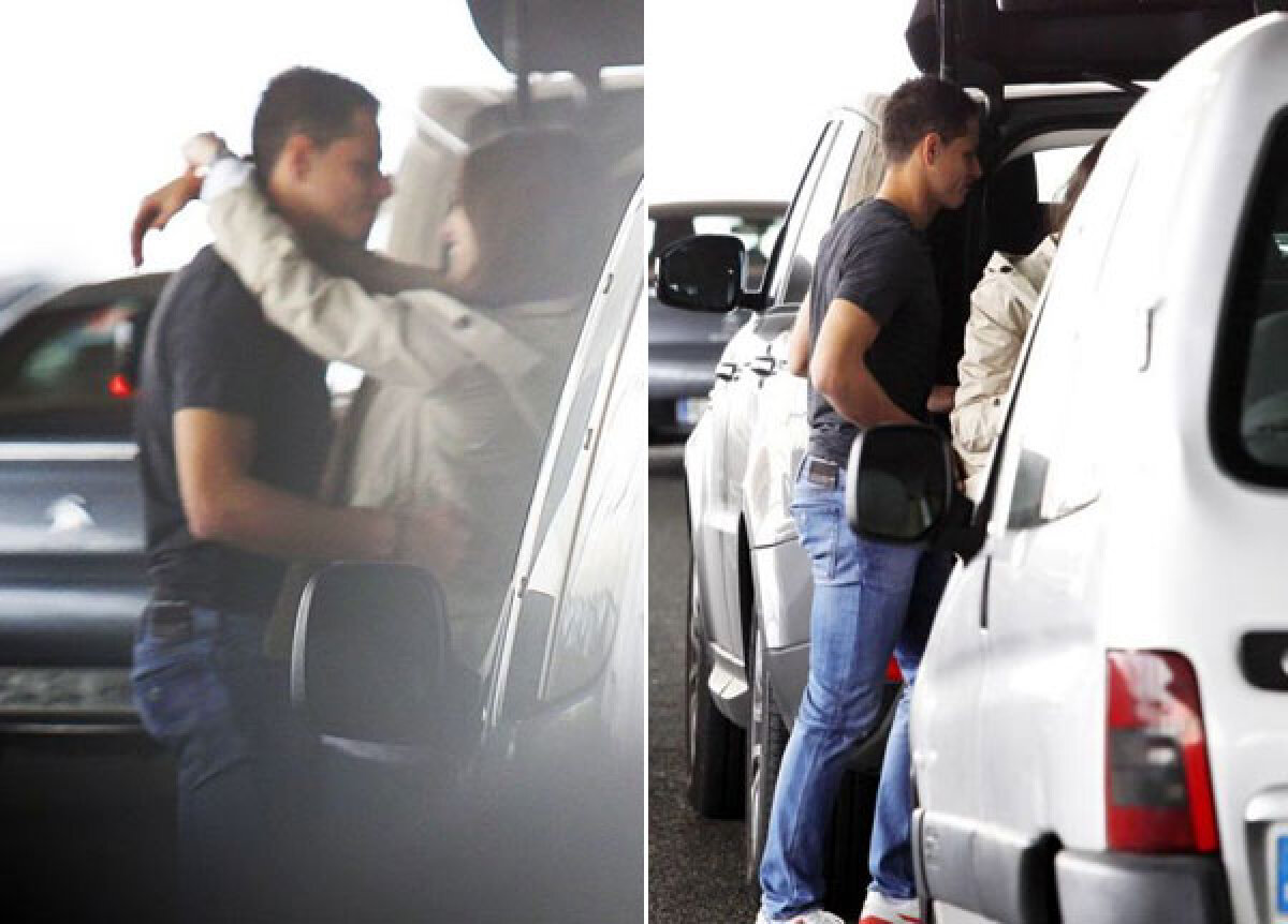 FOTO "Bătaie" pe femei în vestiarul Realului » S-a scris că e cu Ronaldo, dar a cucerit-o un alt jucător al madrilenilor!