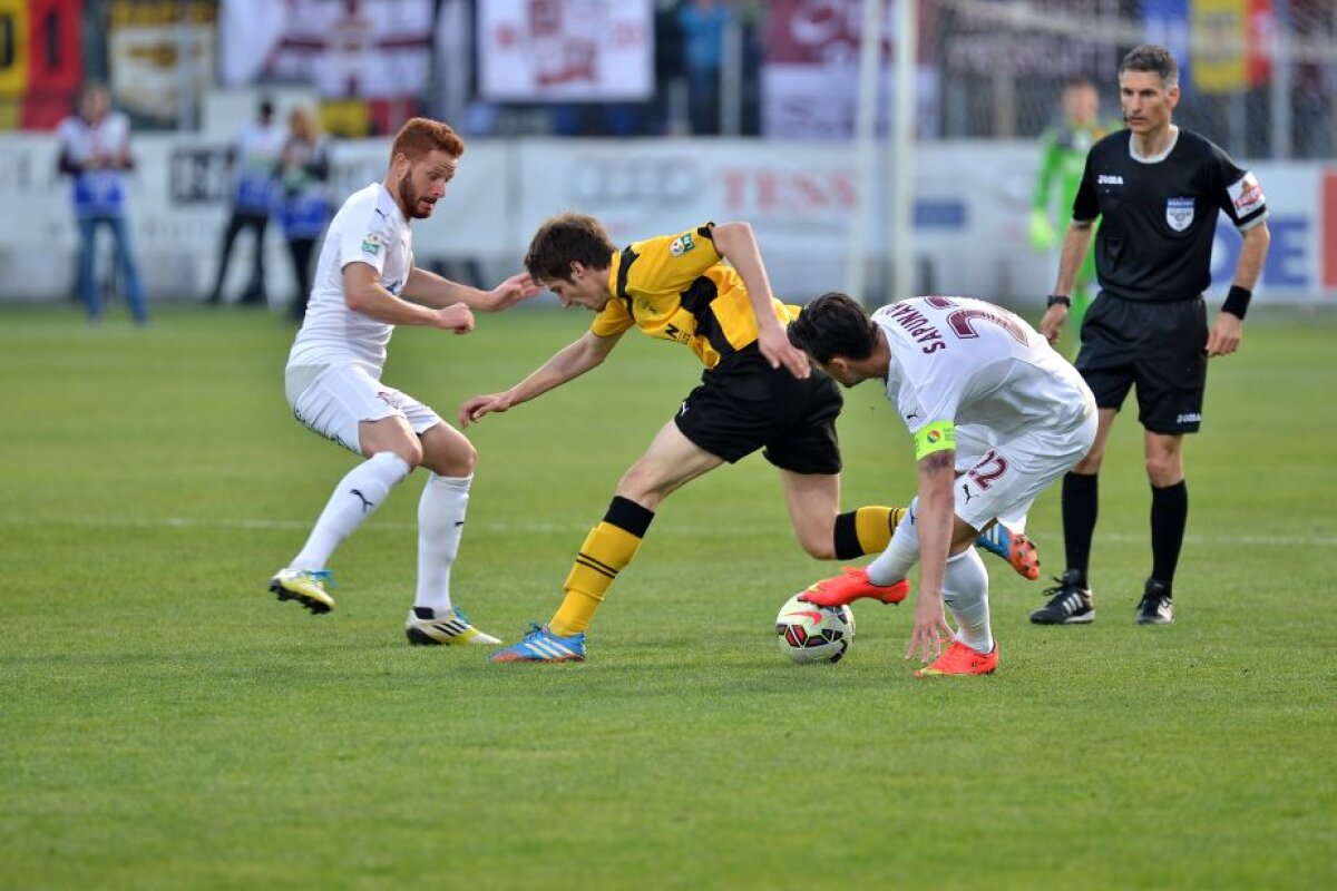 VIDEO + FOTO FC Brașov - Rapid 1-2 » Giuleştenii fac un pas uriaş spre salvarea de la retrogradare