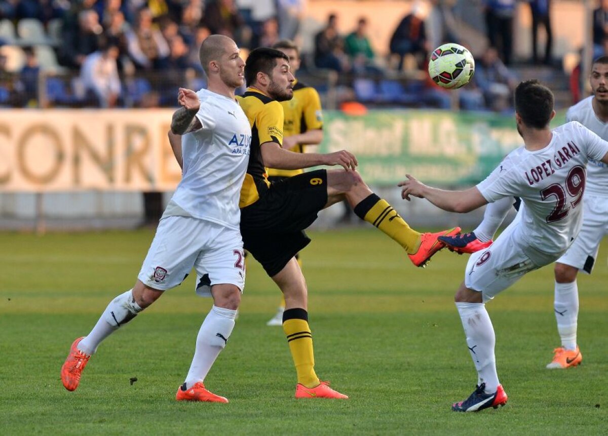 VIDEO + FOTO FC Brașov - Rapid 1-2 » Giuleştenii fac un pas uriaş spre salvarea de la retrogradare