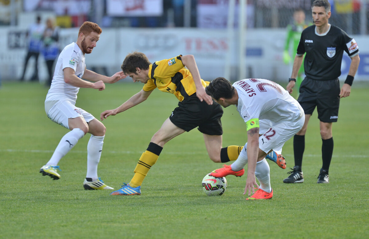 VIDEO+FOTO După 10 ani și două zile » Rapid a cîștigat pentru prima dată la Brașov, 2-1, după 10 ani