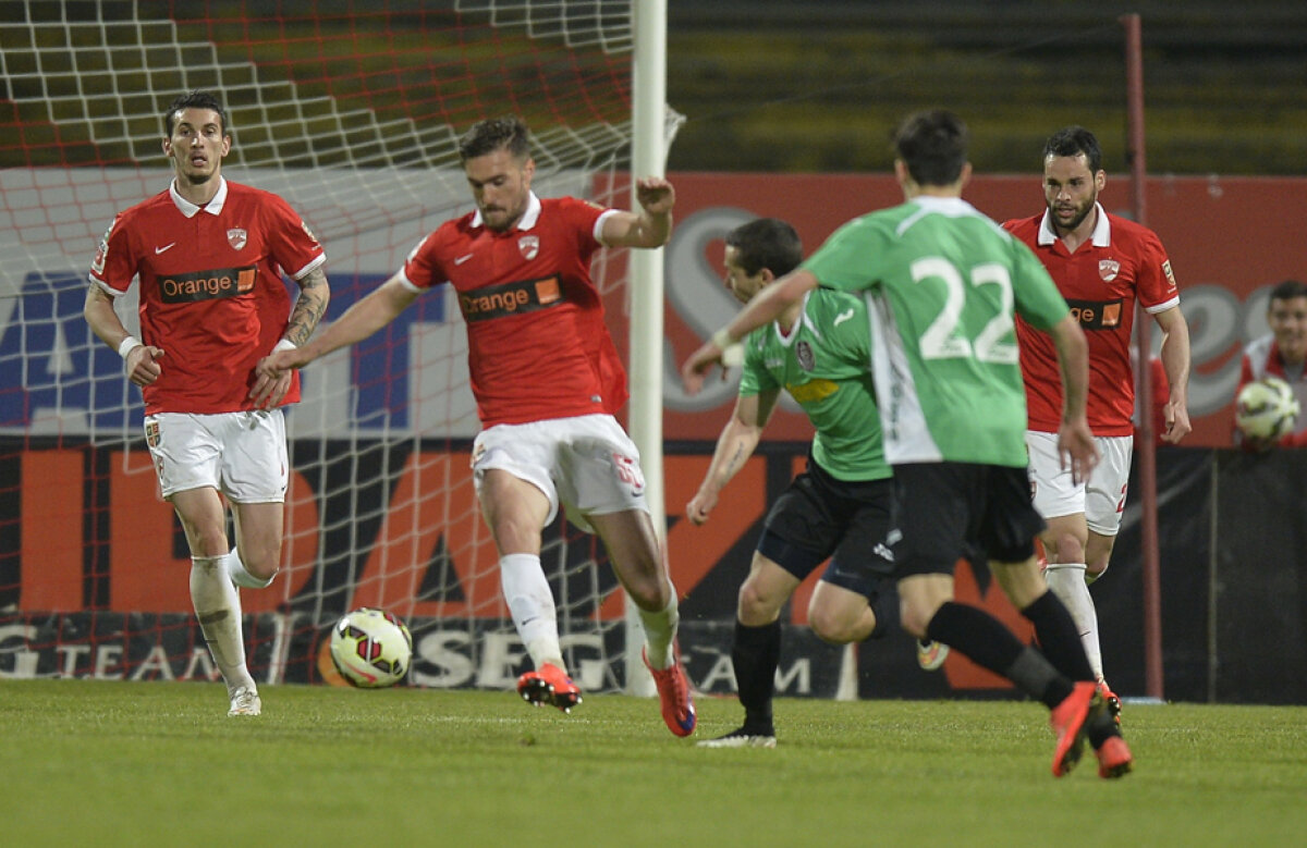VIDEO+FOTO Fotbal cînd jucați? Fără idei, apatici și haotici, dinamoviștii au scăpat ieftin remizînd cu CFR, 1-1 în ”Groapă”