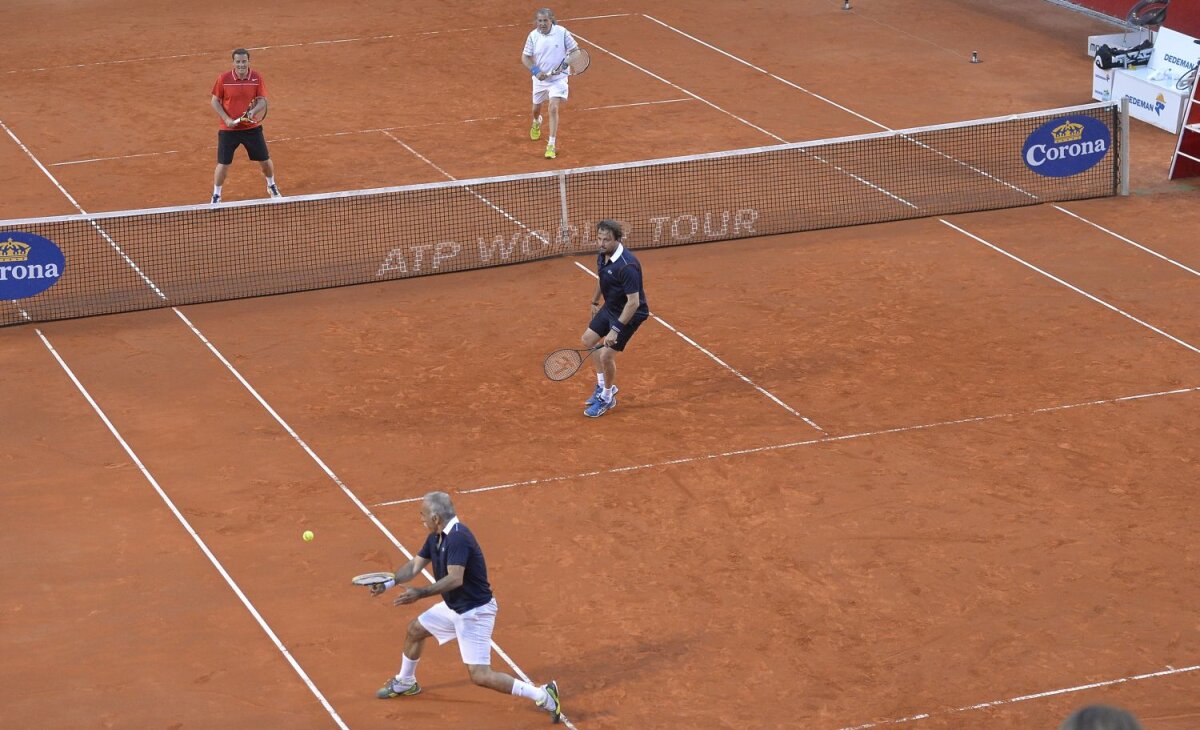 FOTO Tenis, zîmbete şi distracţie » Ilie Năstase, Andrei Pavel, Henri Leconte şi Mansour Bahrami au oferit multe clipe de amuzament