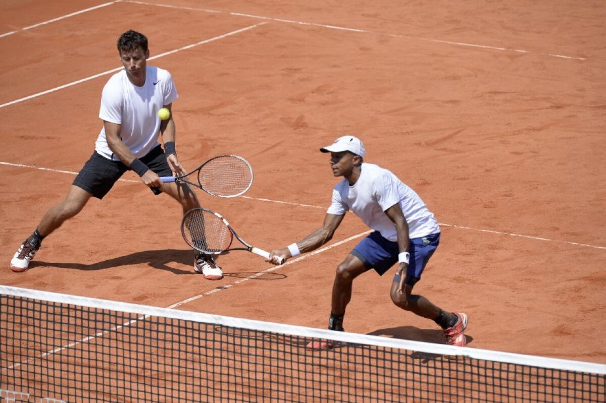 FOTO Adrian Ungur și Marius Copil au cîștigat trofeul la dublu la BRD Năstase Țiriac Trophy după o finală dramatică!