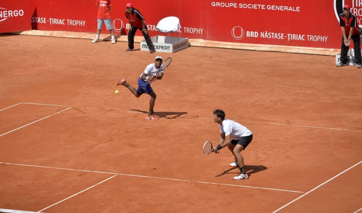 FOTO Adrian Ungur și Marius Copil au cîștigat trofeul la dublu la BRD Năstase Țiriac Trophy după o finală dramatică!