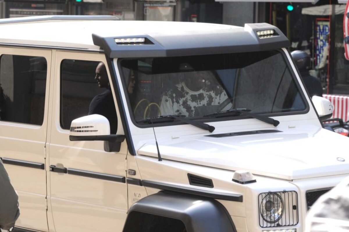 GALERIE FOTO Fratele unui fotbalist din Liga 1 a ieșit la shopping cu "tancul" lui de 500.000 de euro