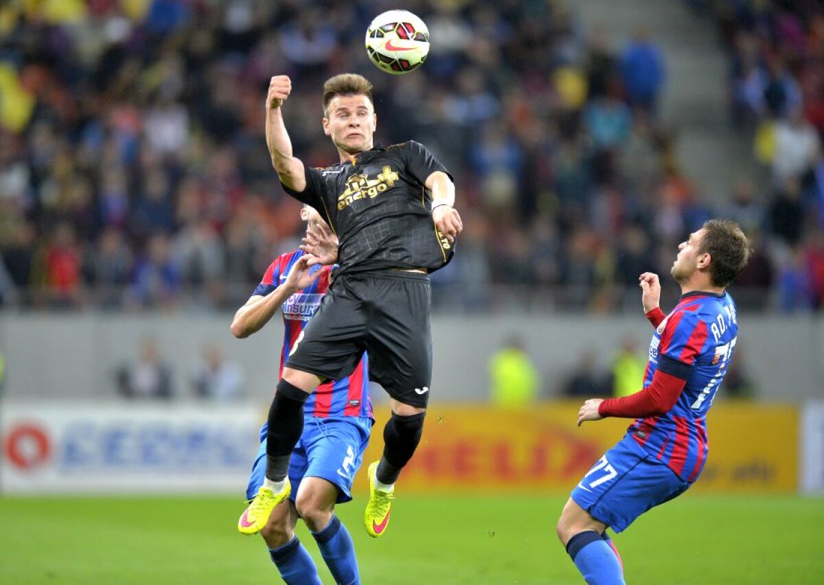 FOTO Un jucător de la ASA a evoluat fără emblemă pe piept în meciul cu Steaua