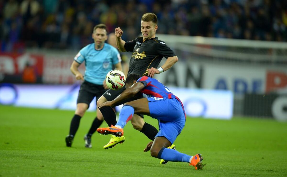 FOTO Un jucător de la ASA a evoluat fără emblemă pe piept în meciul cu Steaua
