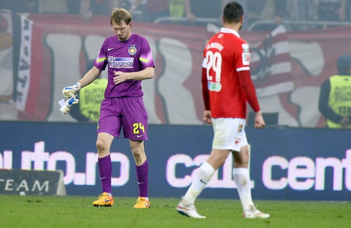 Scene reprobabile în debutul reprizei secunde la Dinamo - Steaua! Meciul a fost întrerupt! Arlauskis a fugit la vestiar : "Nu mai joc"