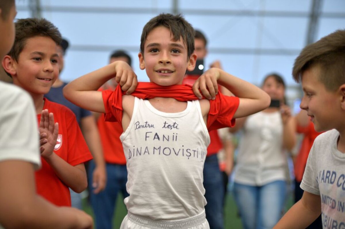 GALERIE FOTO Exemplu pentru seniori! Dinamo 2006 a umilit Steaua 2006, scor 7-1 » Gest emoționant al puștiului care a plîns după Derby de România