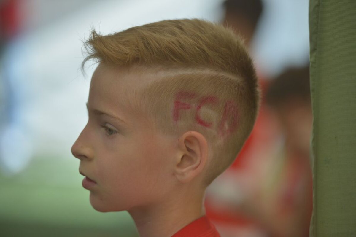 GALERIE FOTO Exemplu pentru seniori! Dinamo 2006 a umilit Steaua 2006, scor 7-1 » Gest emoționant al puștiului care a plîns după Derby de România